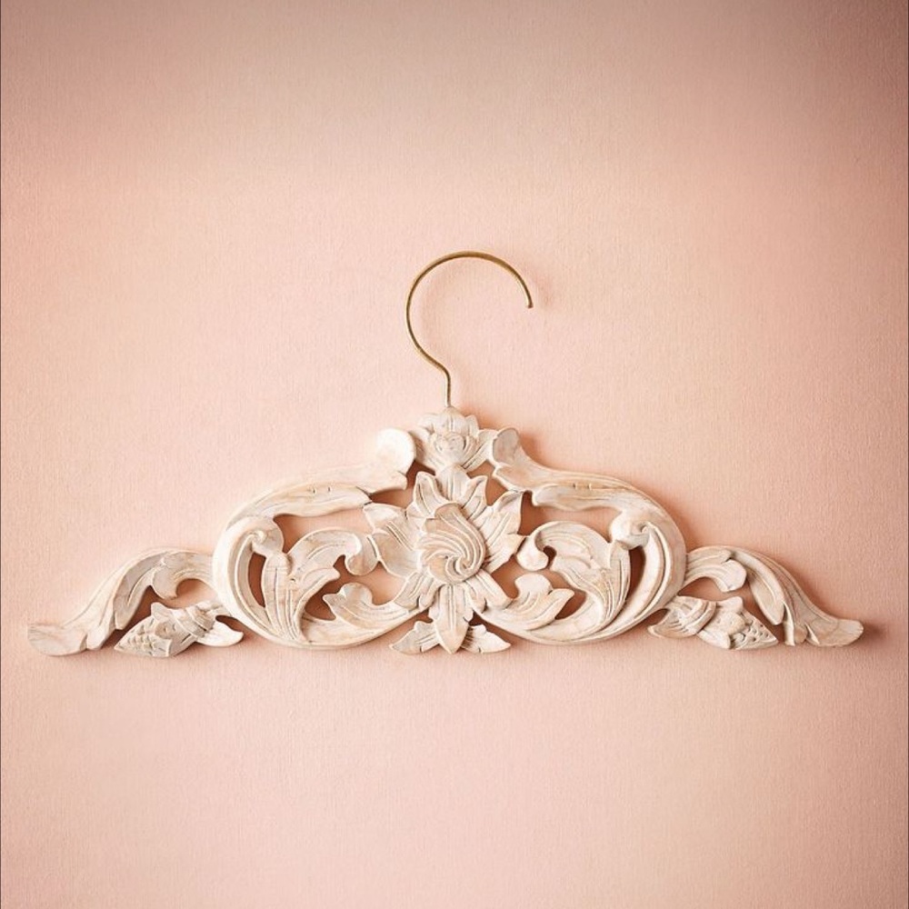 ISO BHLDN wooden hanger!!!